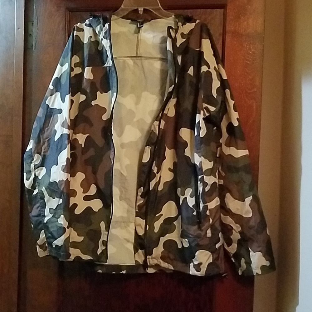 Zip up Camo Windbreaker